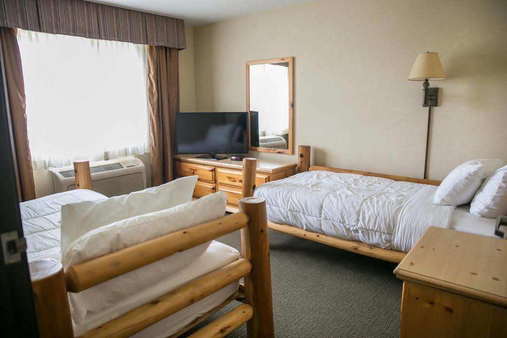 Thumper Pond Resort Ottertail Exterior photo